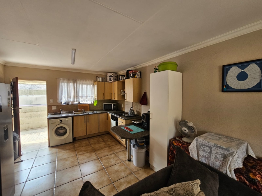 To Let 2 Bedroom Property for Rent in Vaalpark Free State